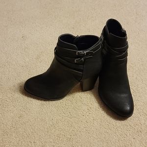X•Appeal Ankle Boots 9.5M